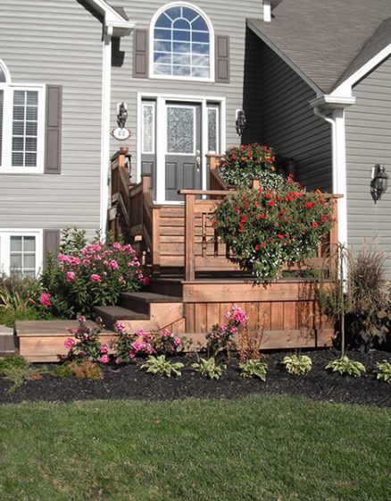 SEO_Vistech_Postech_Residentiel_Residentiel_house-front-steps_escaliers-en-bois-devant-maison-640x600