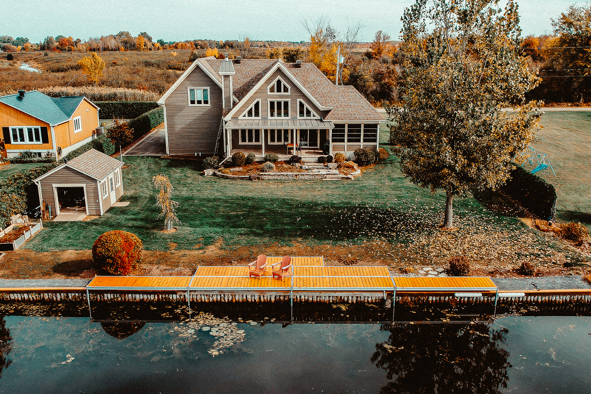 Patio style dock by Postech Cornwall